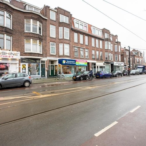 Rotterdam, Straatweg, bovenwoning - foto 1
