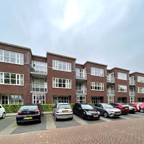 Sint-Maartensdijk, Prins Frisohof, portiekflat - foto 1
